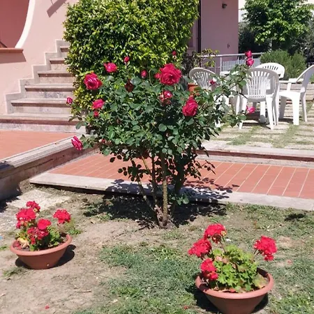 Апартаменты Casa Magnolia: Indipendente Con Giardino